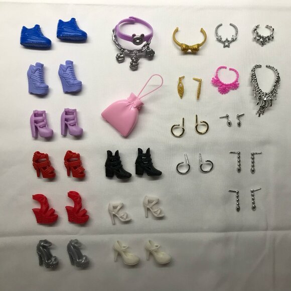 Barbie accessory lot - Picture 1 of 1